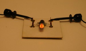 Single Neon Bulb w/ external electrodes (Solar Disc headdress)
